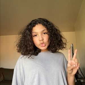 Meet your Posher, Chloe